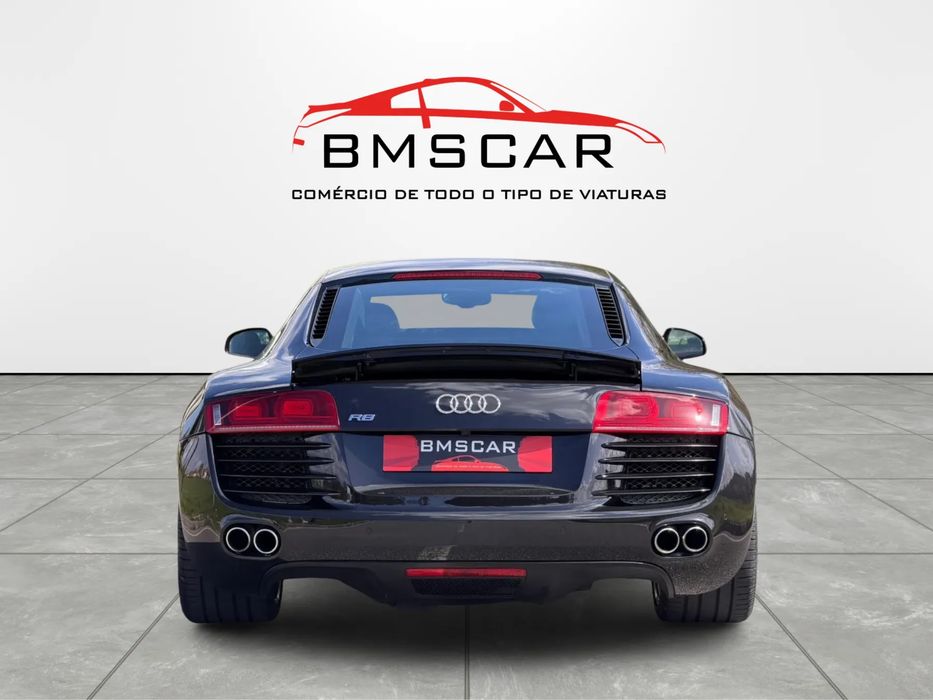 AUDI R8 carbono