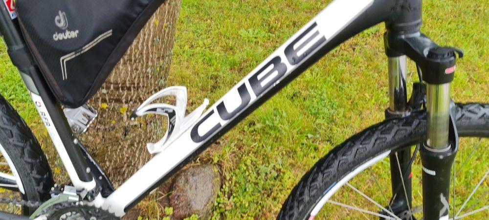 Rower MTB Cube attention