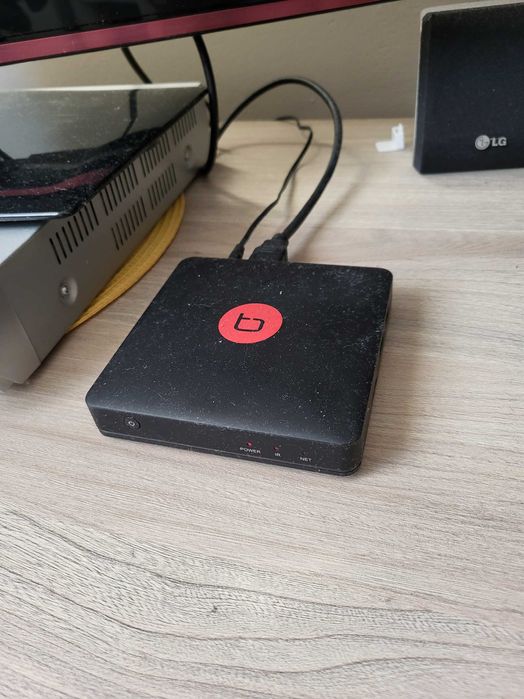 Telewizor LG 32 Cale plus tuner DVBT-2 HEVC  plus zestaw Smart TV