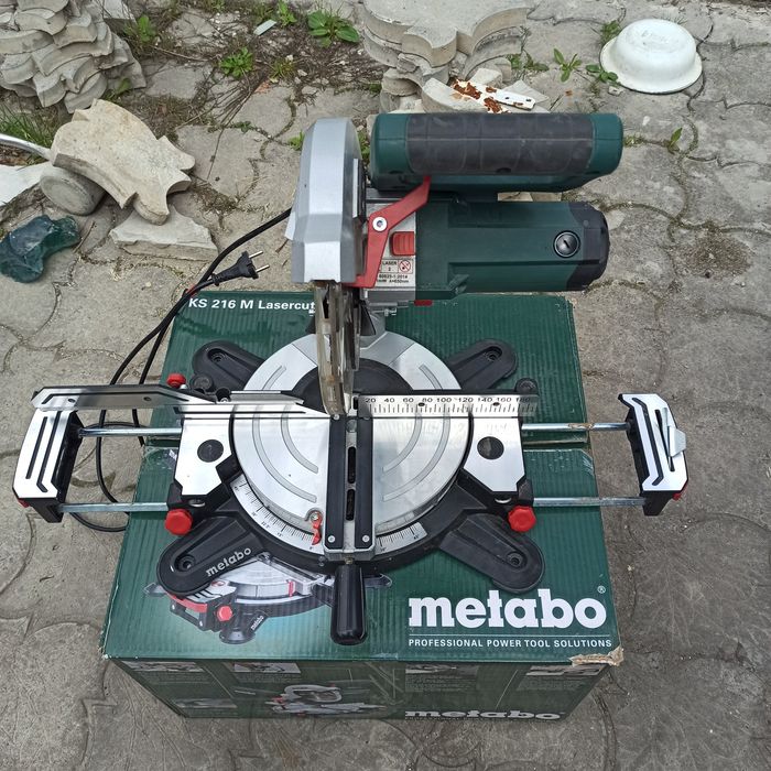 Торцювальна пила Metabo KS 216 M Lasercut