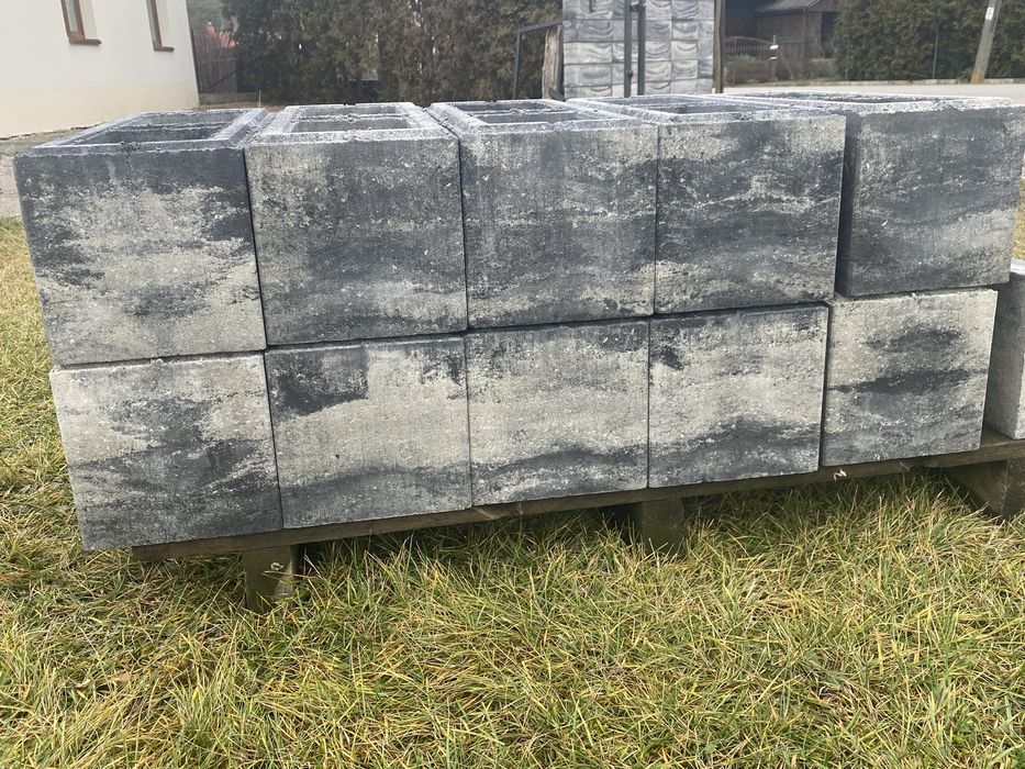 Bloczki joniec ogrodzeniowe