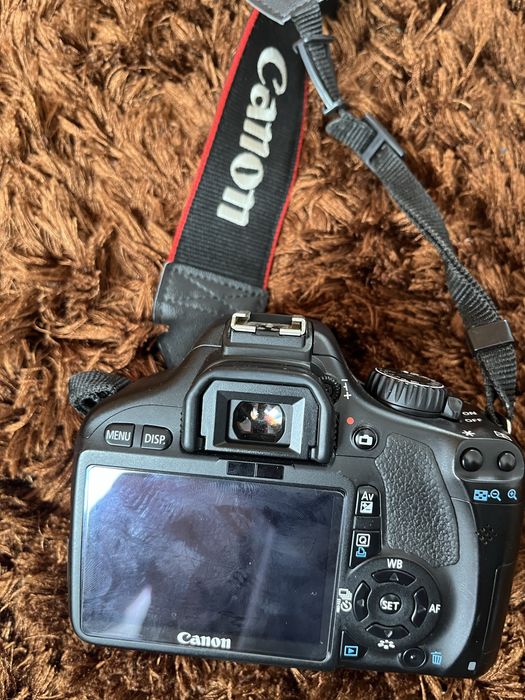 Vendo camera canon modelo 550D