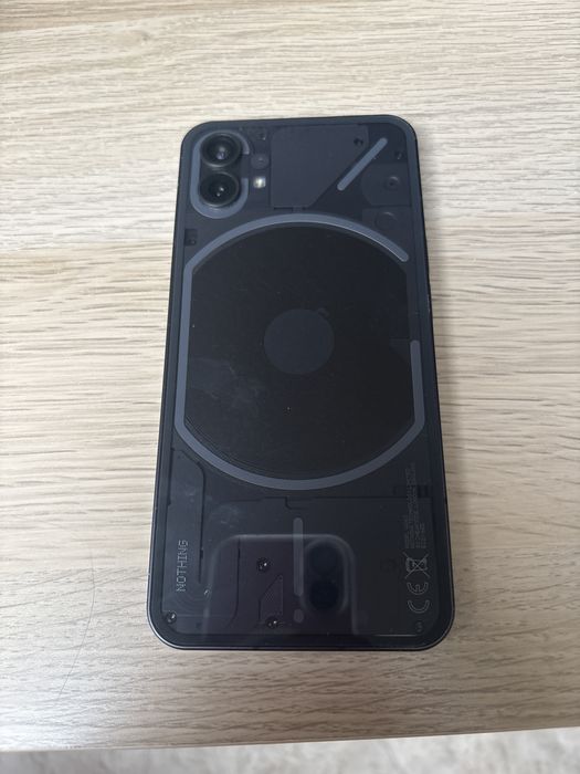 Nothing Phone (1) 8/128 GB – idealny stan