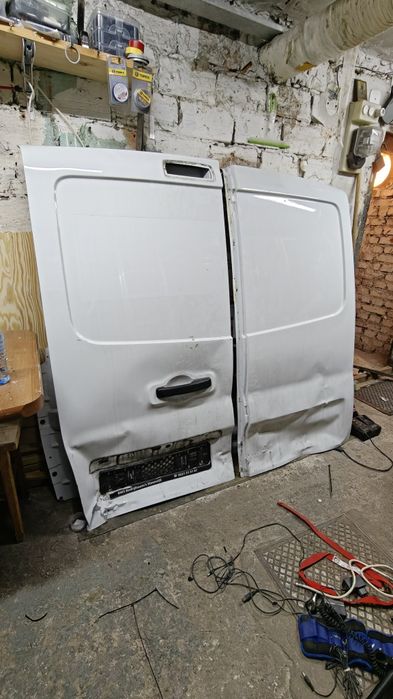 Drzwi bagażnika opel Vivaro b 2016 r