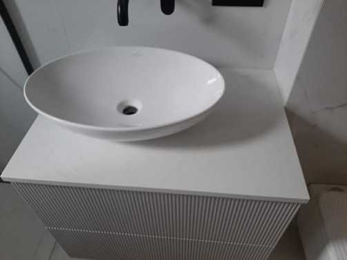 Blaty kuchenne i łazienkowe z granitu, kwarcogranitu, marmuru