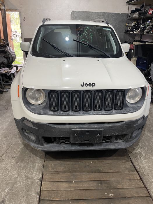 Jeep Renegade розбираэться