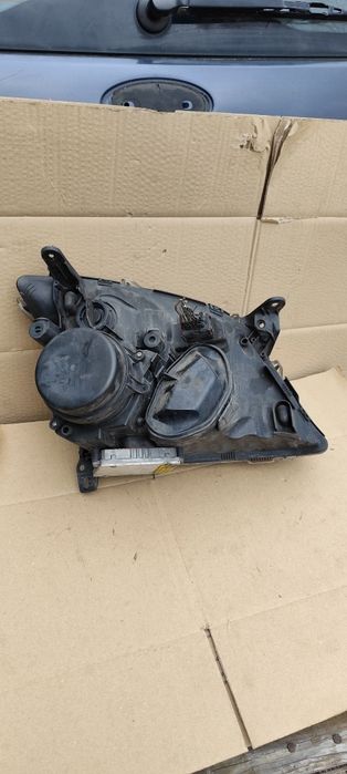 Opel Vectra C lampa przód prawa lewa komplet Xenon