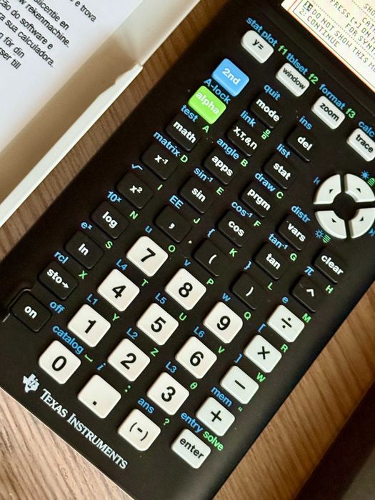 Texas Instruments TI-84 Plus CE-T Python Edition - IB DP - nowy