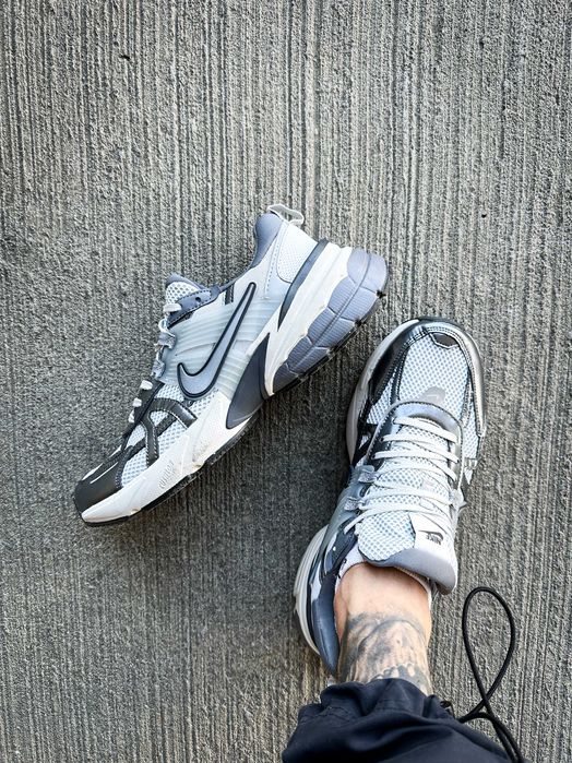 Мужские кроссовки Nike V2K Run Pure Platinum "White Metalic Silver"