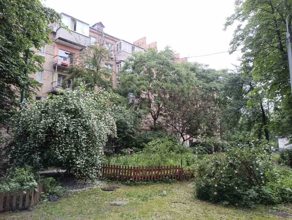 Олександрівська Слобідка. В.Овсієнка,10 квартира як в тихому заміському будинку.  Без %.