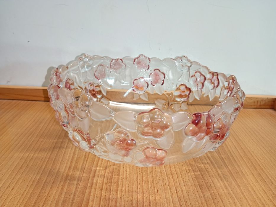 Belíssima fruteira em vidro murano com relevos florais, 10/21cm diâmet