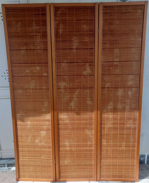 Biombo em madeira três separações