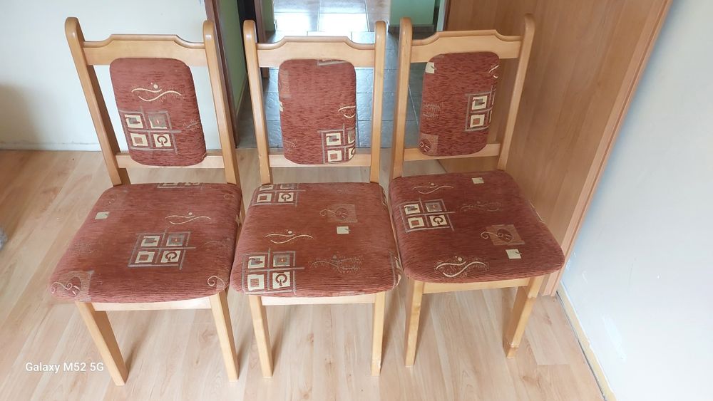 Sprzedam  trzy krzesła  45 - do negocjacji