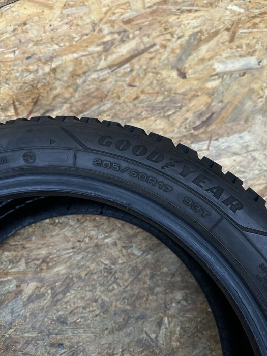 Зимові шини 205/50R17 93T GOOD/YEAR UltraGrip Arctic 2.гума резина шини