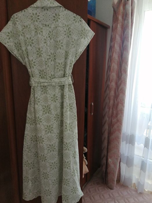 Sukienka Zara midi z paskiem szmizjerka M