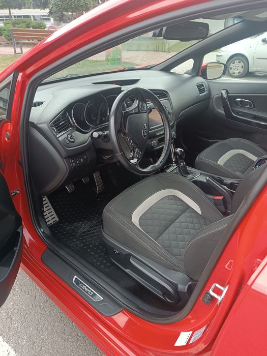 Śliczna Kia cee'd GTline