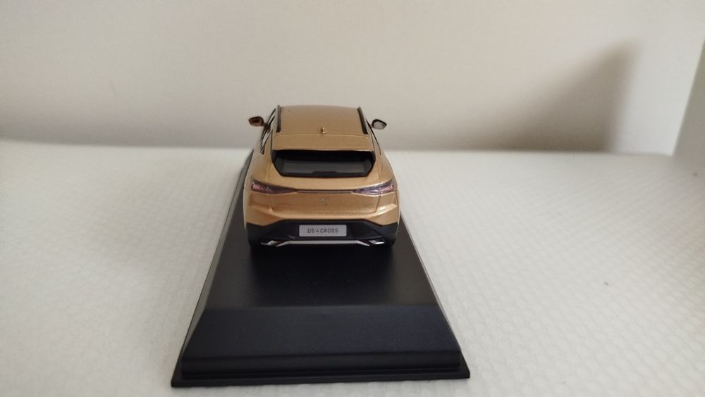 Miniatura DS4 Cross 1/43 Nova