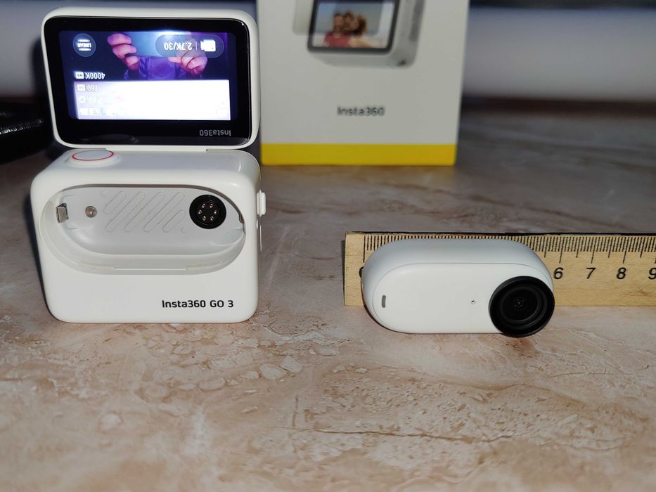 Екшн-камера Insta360 GO 3 128GB + аксесуари, кейс