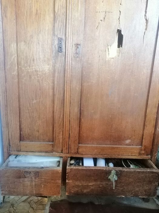 Шкаф на реставрацию