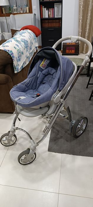 Carrinho de passeio Bébécar com ovo