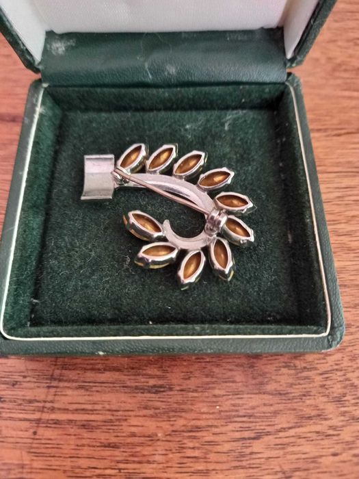 Broche vintage com strass