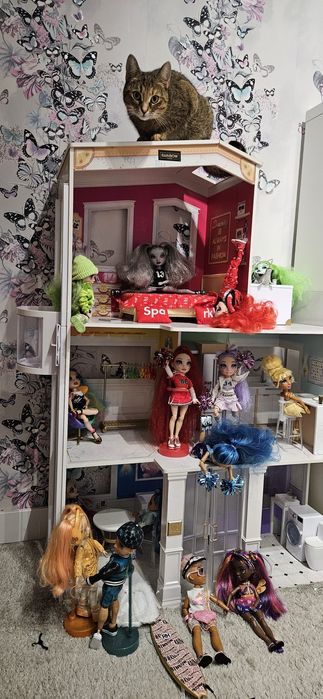 Domek rainbow high z lalkami