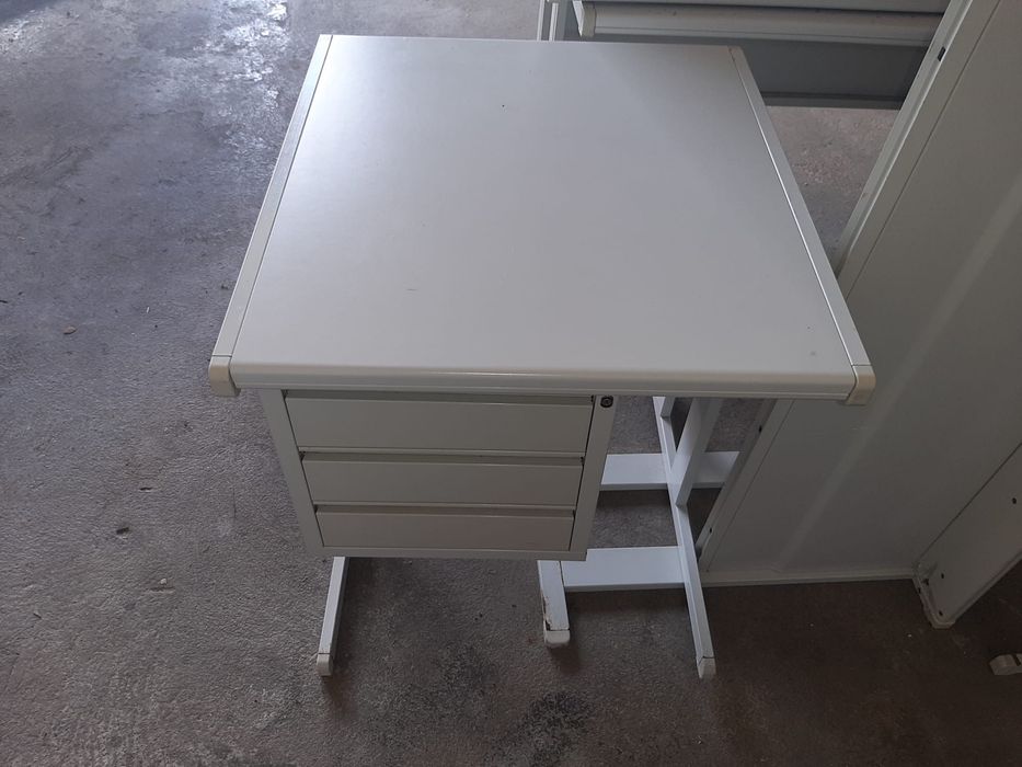 Secretaries64586004696579122