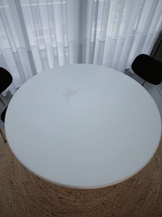 Mesa redonda de design Marlot Baus - 120cm - €750, custou €1400