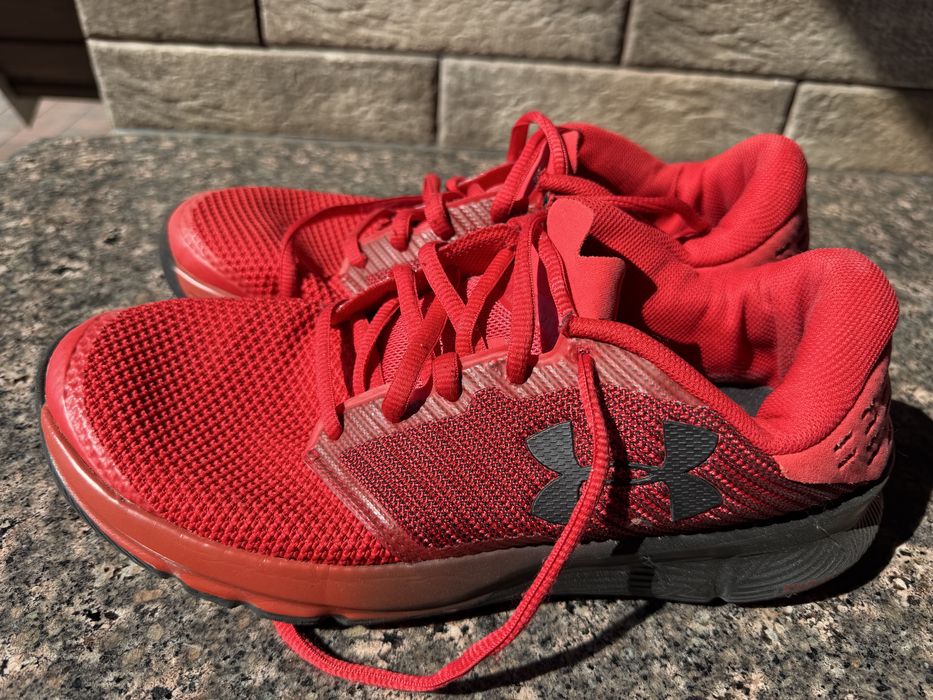 Under Armour кросівки 44 розмір