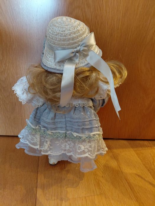 Boneca de porcelana