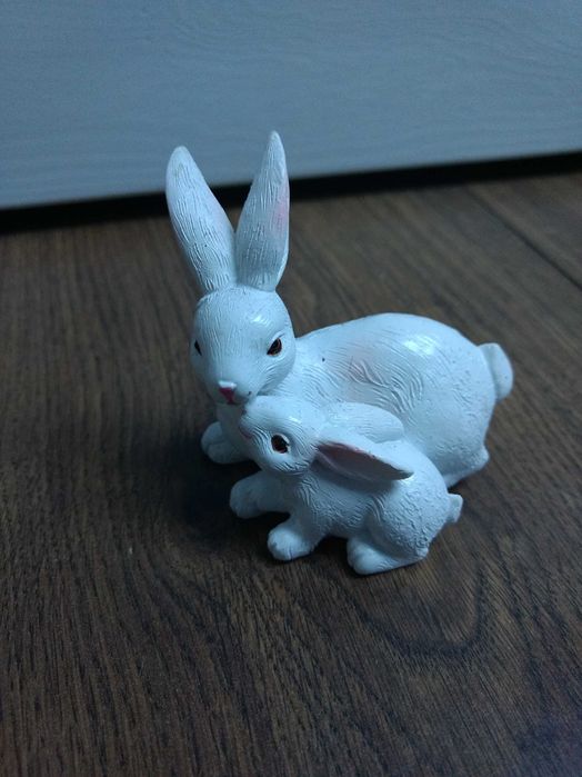 Sprzedam figurkę królika króliczka
