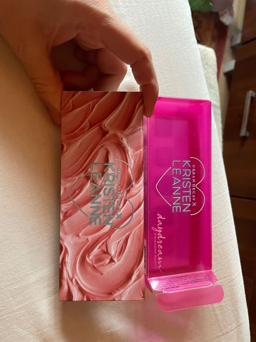 Urban Decay Kristen Leanne cienie