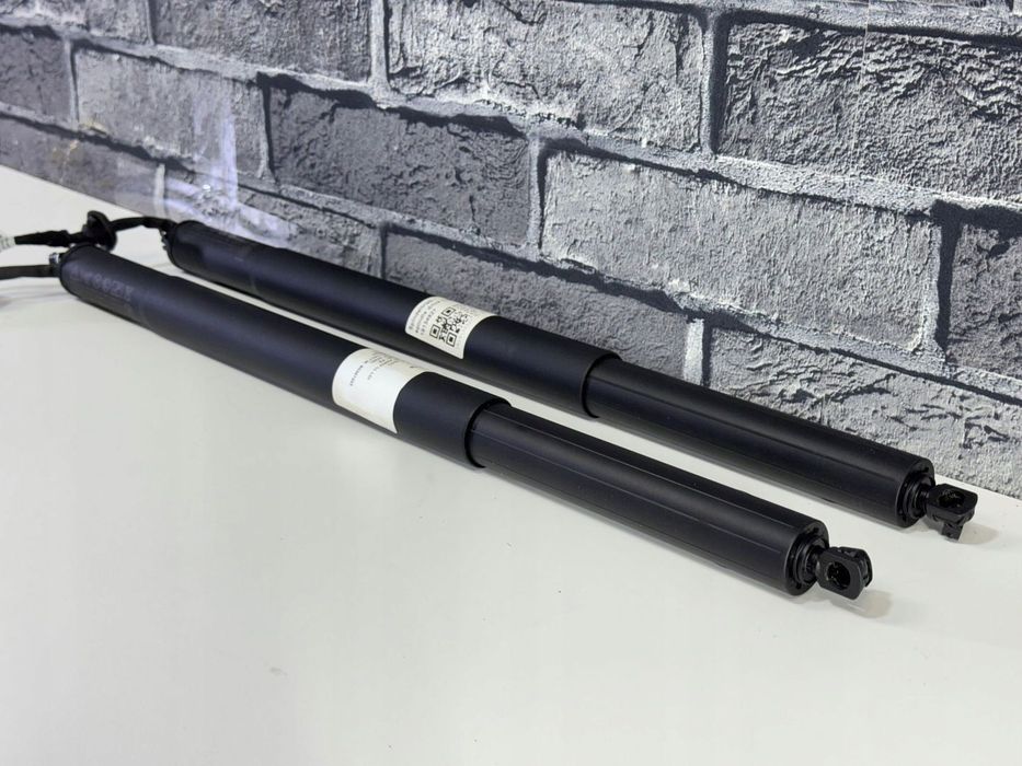 ELEKTRYCZNY SIŁOWNIK KLAPY BAGAŻNIKA PRAWY LEWY KOMPLET BMW X7 G07