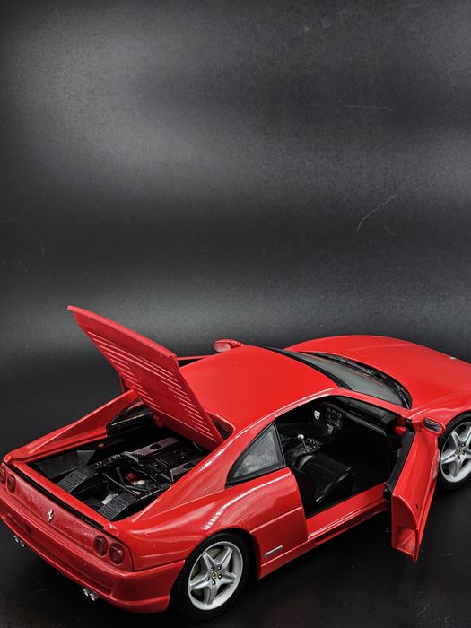 Модель машинки Ferrari f355 1/18
