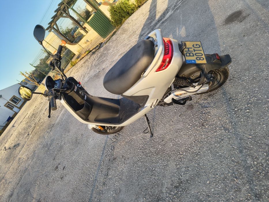 Scooter elétrica