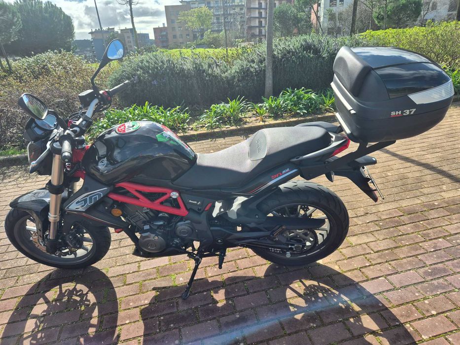 Benelli 302 (ABS) 2017 - 9.000 km - Como Nova