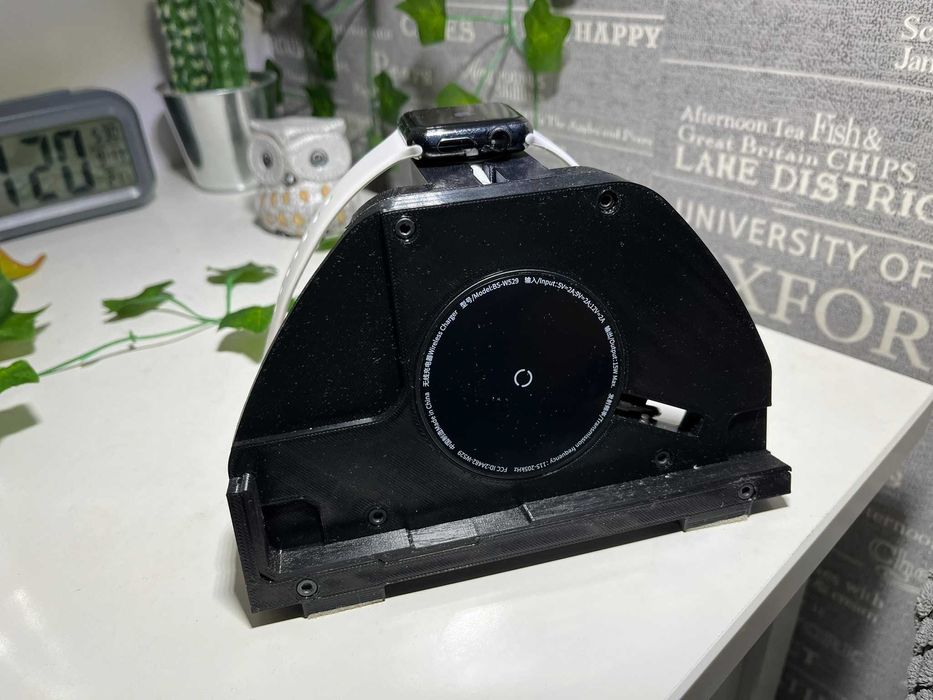 Wygodny stojak dla iPhone i Apple Watch do łatwego ładowania