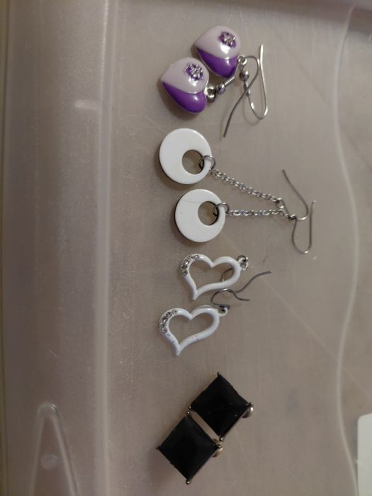 Zestaw kolczyków z USA 4 pary