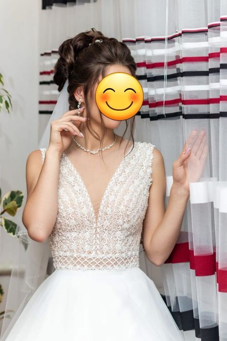 Продам весільну сукню