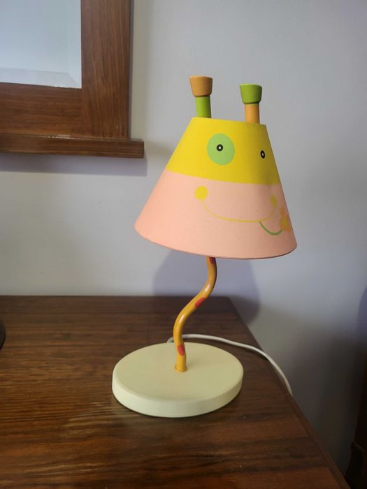 Candeeiro para quarto criança