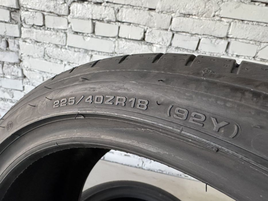 Майже нові літні шини Dunlop 225/40 R18