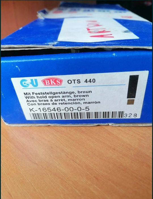 4 komplety samozamykaczy do drzwi G-U OTS 440