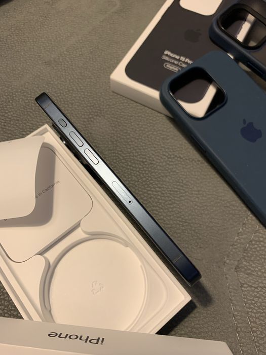 Iphone 15 pro 256GB azul