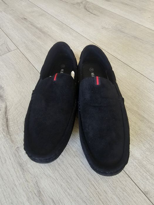 Nowe mokasyny y chłopięce r.38