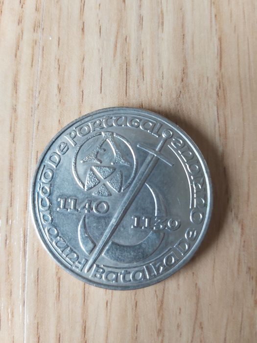 Vende se moeda de 250 escudos