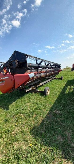 Комбайн Case IH 5140 з жаткою CASE IH 3020 TERRAFLEX (7.6м)