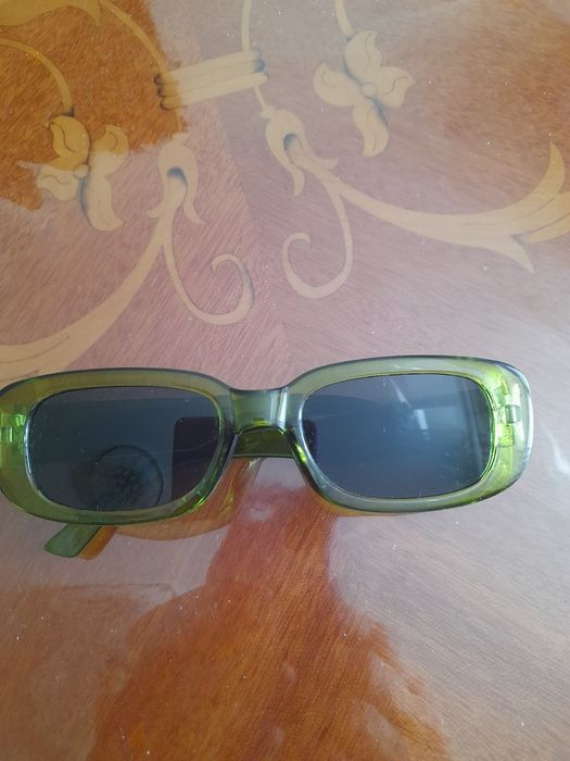 Продам солнцезащитные очки .