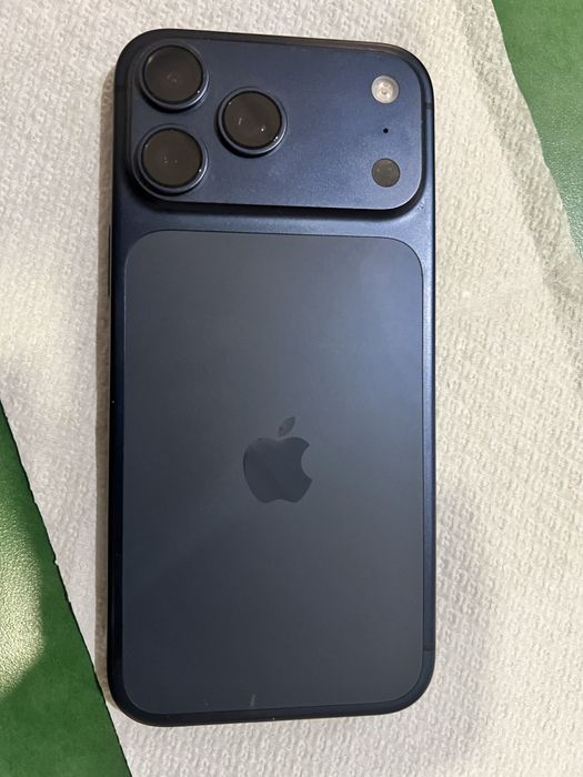 iPhone 17 Pro Max 256 GB Azul – Como Novo | Bateria 100% | Garantia