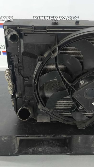 Kit/cassete Radiador BMW Serie 3/4 (F3x) 8507.422 (Com Termo ventilador)