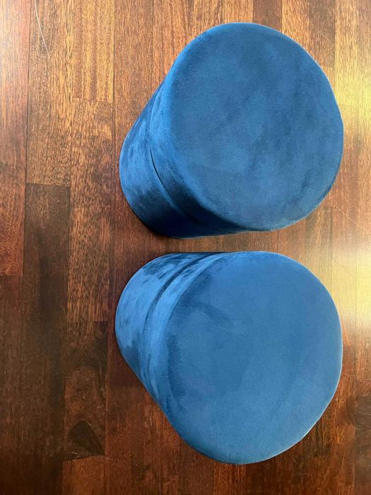 Pufa x 2 Wysokość 37 szerokość siedziska 32